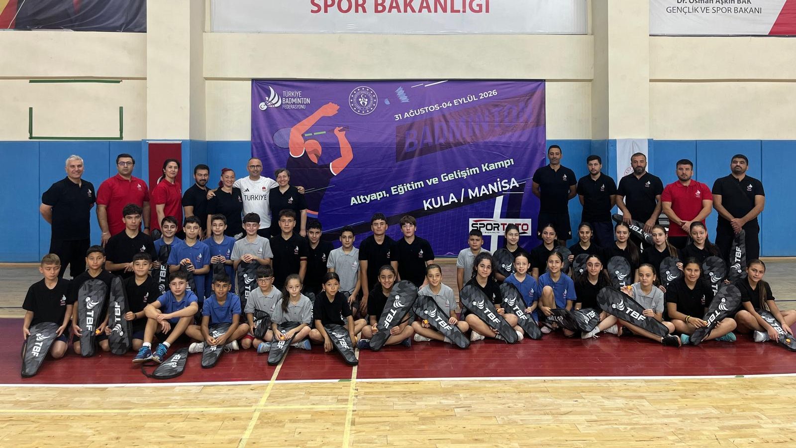 Manisa Kula’da Badminton Gelişim Kampı Başladı