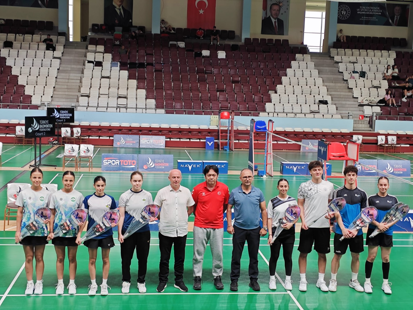 Avrupa Gençler Şampiyonası’nda Dereceye Giren Sporcularımıza Hediye
